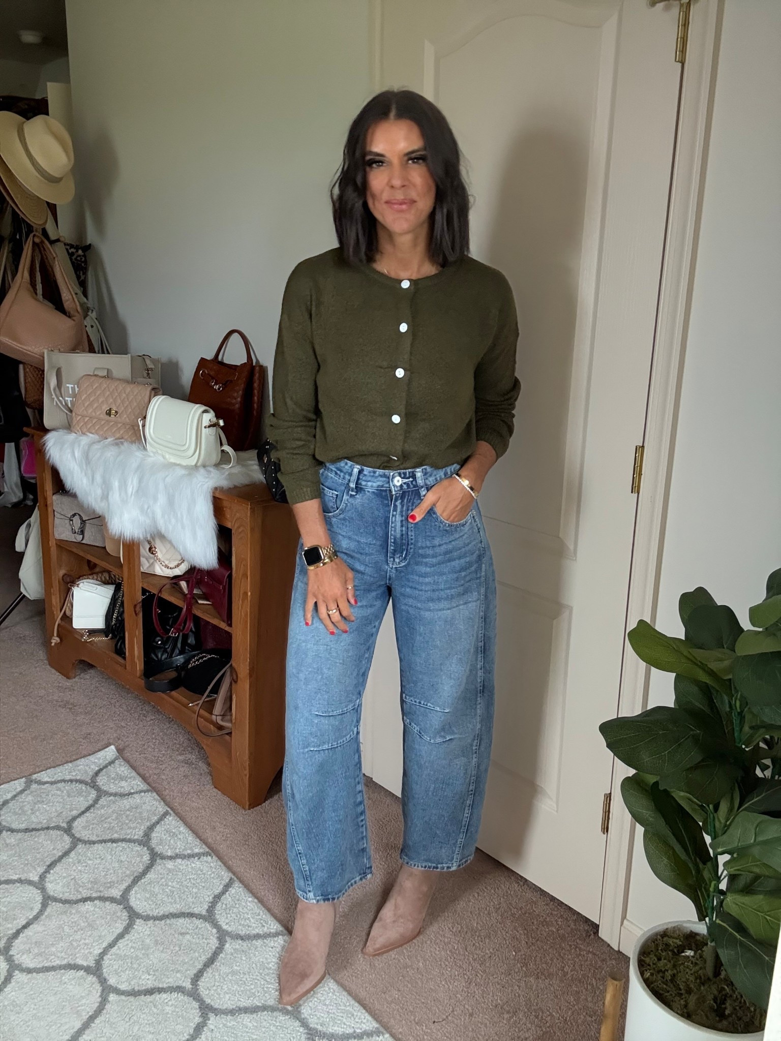 Size small in cardigan size 2 in jeans boots tts

#LTKFindsUnder100 #LTKSeasonal