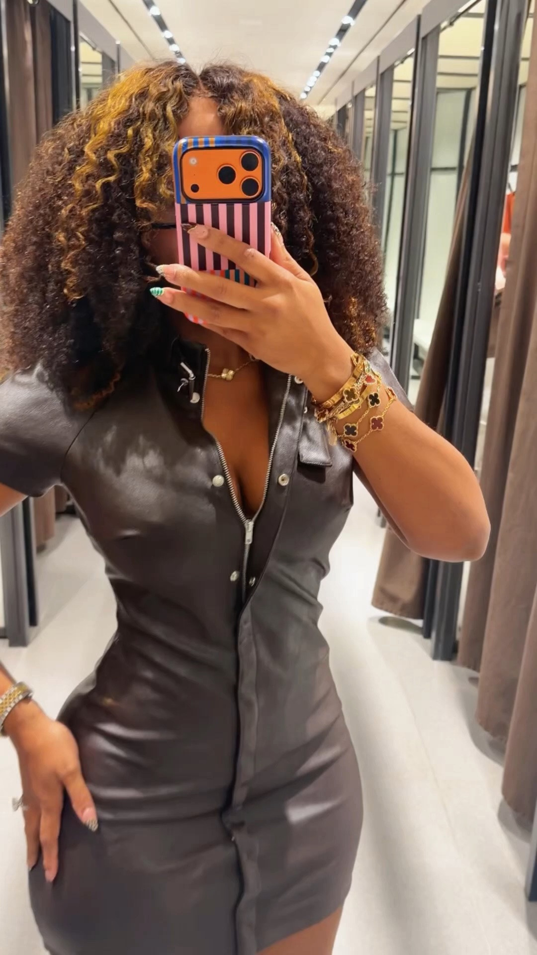 @Zara  
medium dress
 size 40 jeans
 Xs top