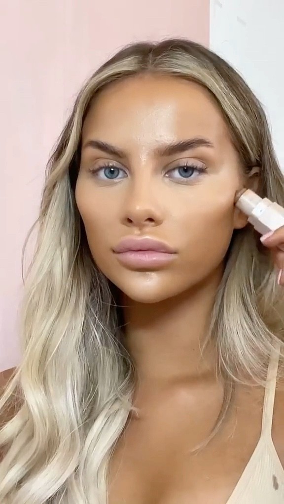 Re create this light summer glam 🍒




#LTKbeauty