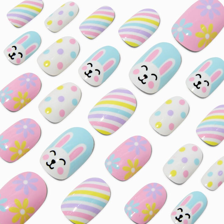 Easter Bunny & Eggs Round Press On Faux Nail Set - 24 Pack | Claire's (UK)