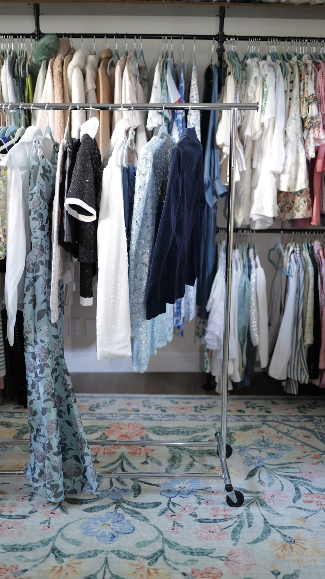 8 looks for the 8 nights of Hanukkah!! 🥂

#LTKHoliday #LTKSeasonal #LTKgrwm