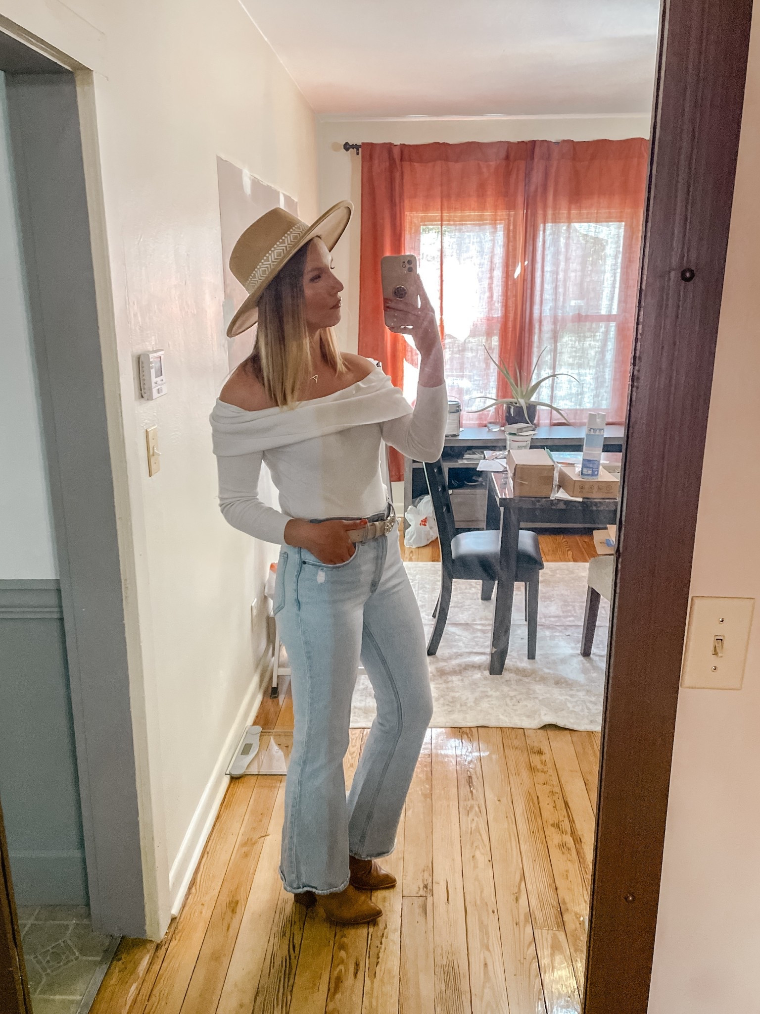 Thanksgiving is around the corner. Here is a cute and simple outfit idea for those who want to dress casual. Of course featuring some of my favorite pieces from Pink Lily and Abercrombie. 


#LTKootd #LTKFindsUnder100 #LTKHoliday