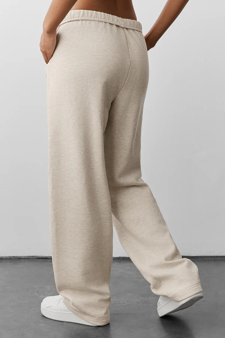Accolade Straight Leg Sweatpant | Alo Yoga (US)