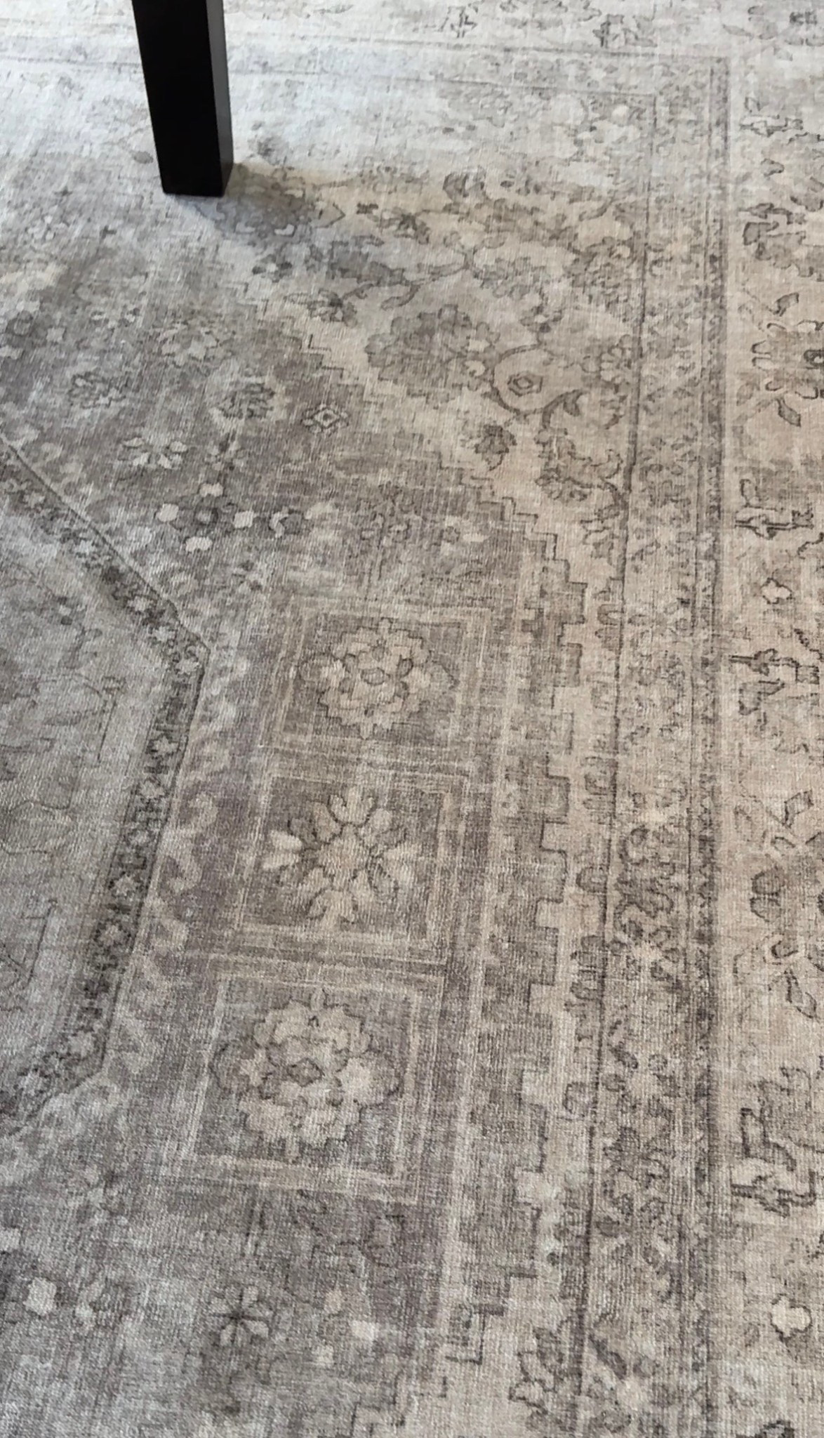 The prettiest new rug in our breakfast room (and it’s washable!!) 

#LTKHome #LTKSeasonal