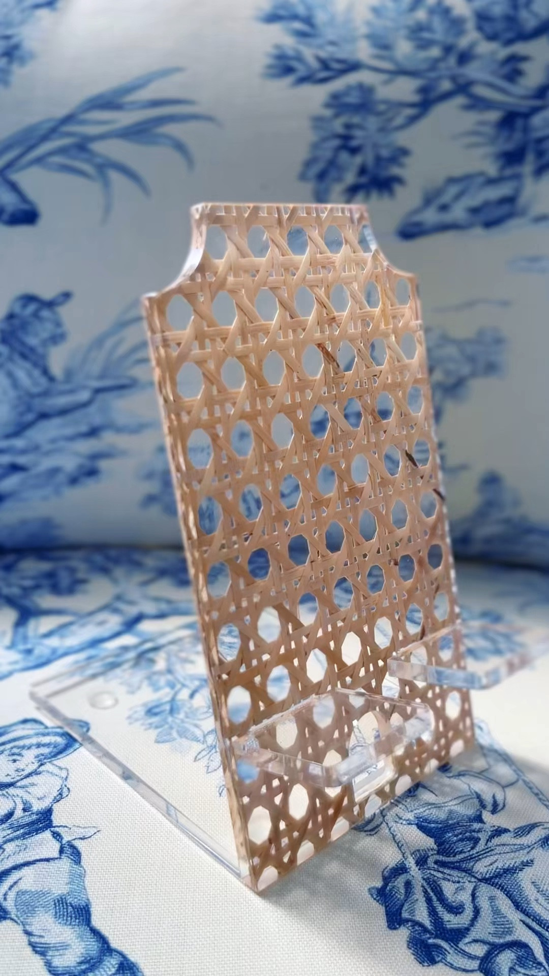 The best under $25 gift 

#LTKGiftGuide #LTKVideo #LTKSaleAlert