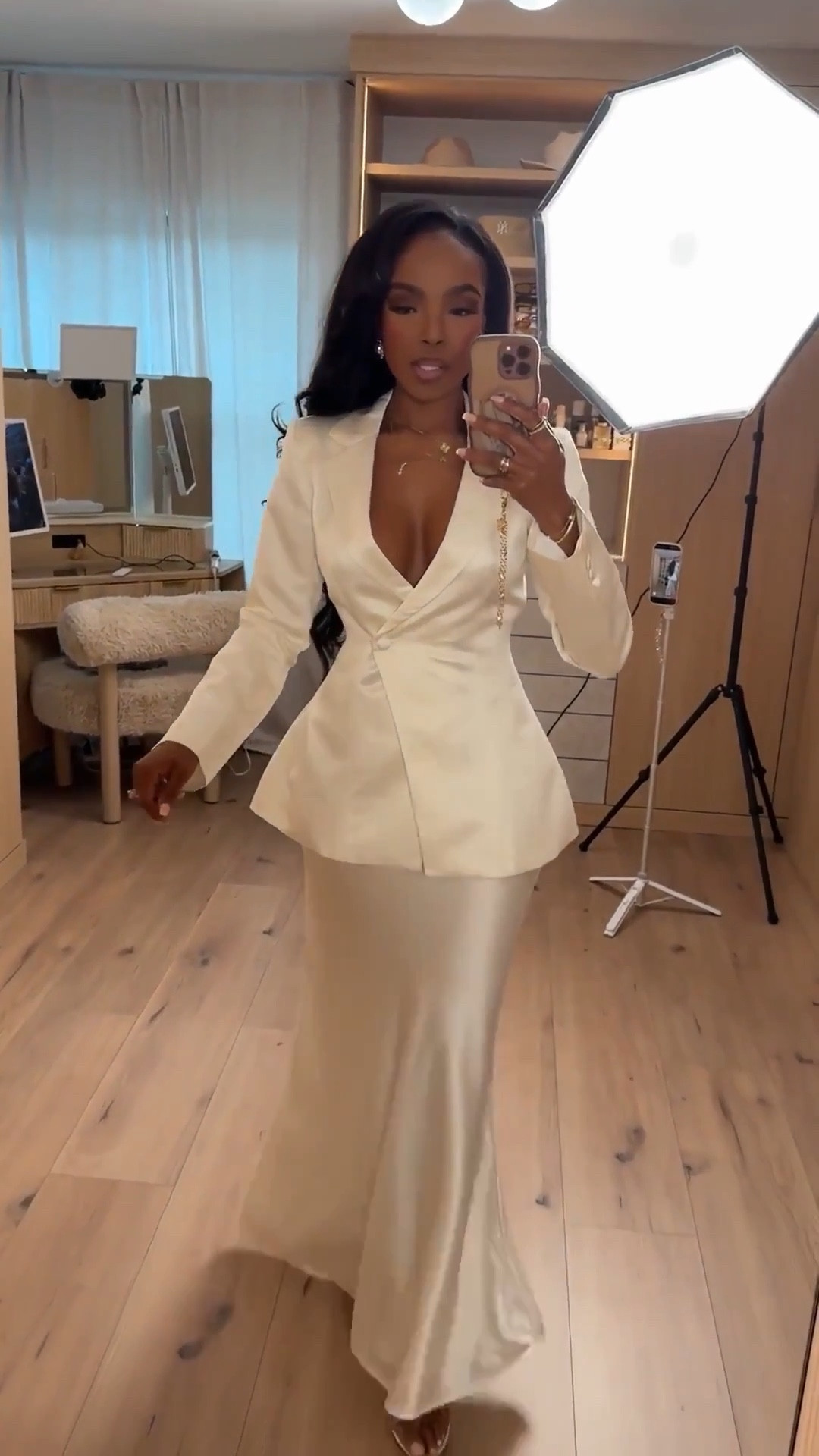 Scroll to shop! Beautiful satin set perfect for date nights, weddings and events or parties ✨



#LTKvlog #LTKgrwm #LTKootd