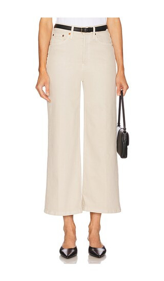 RE/DONE High Rise Wide Leg Crop Jeans in Taupe. - size 25 | Revolve Clothing (Global)