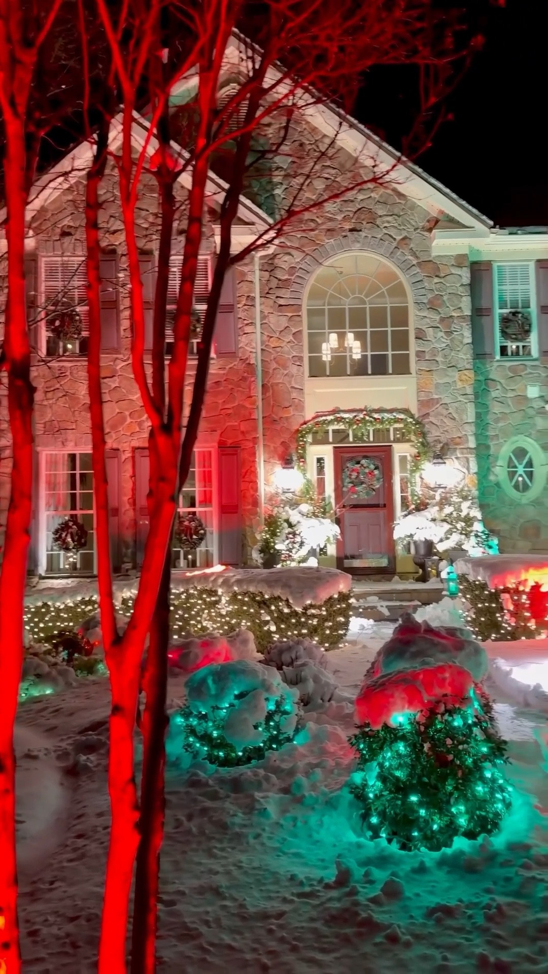 Customizable outdoor spotlights that instantly transform your home ✨
These color-changing light panels let you set the mood for holidays, seasons, or everyday curb appeal—easy to adjust, fun to personalize, and such a statement at night. Perfect for Christmas, winter nights, or year-round glow.

#LTKSeasonal #LTKHoliday #LTKHome