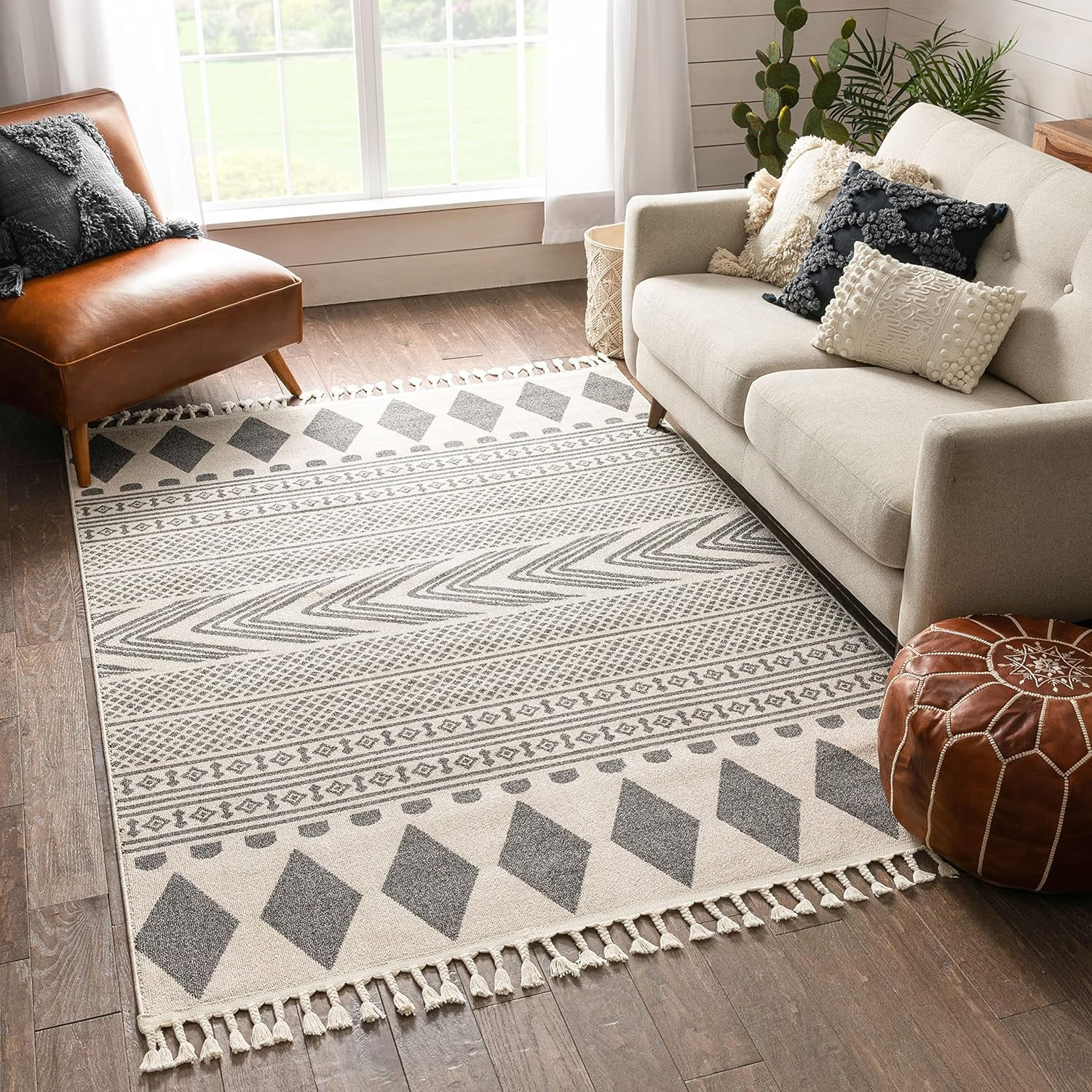 Well Woven Crocie Grey Tribal Geometric Area Rug 8x10 (7'10" x 10'6") | Amazon (US)