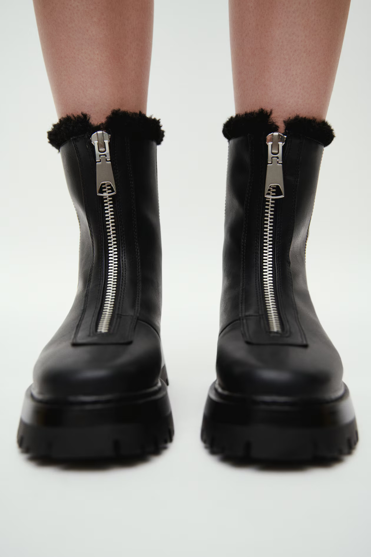 Warm-lined boots - Black - Ladies | H&M GB | H&M (UK, MY, IN, SG, PH, TW, HK)