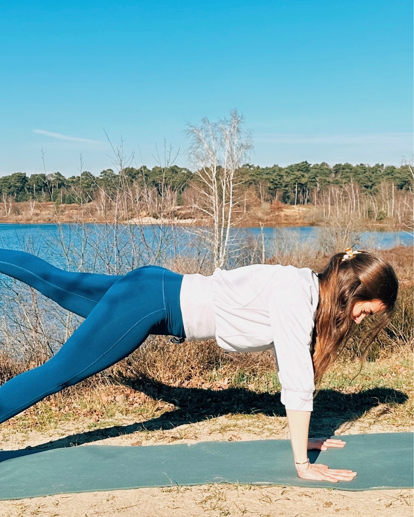Yoga outdoors 🩵

#LTKFitness #LTKeurope #LTKsalealert