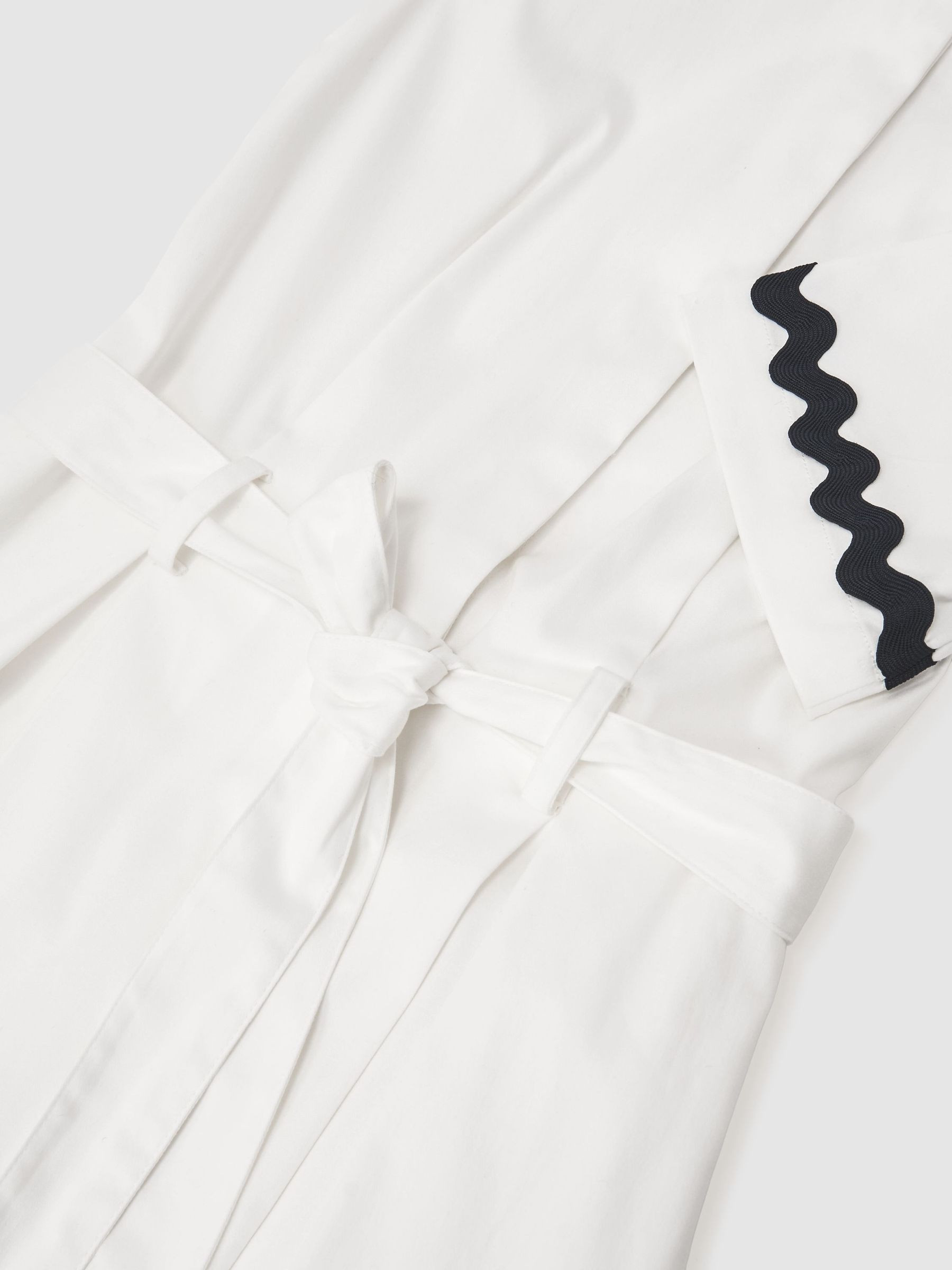 Stretch-Cotton Wave-Trim Midi Dress in Ivory/Navy | Reiss UK