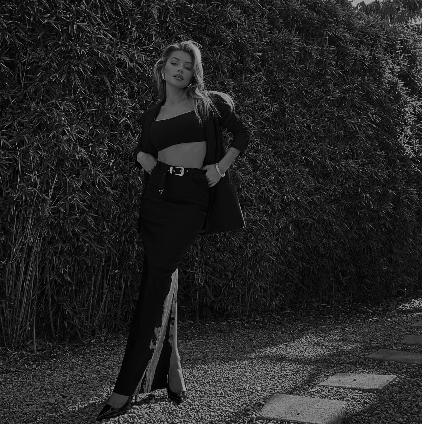 Just a little push and pull ♟️

Skirt: @revolve @itsnbd (link in stories)