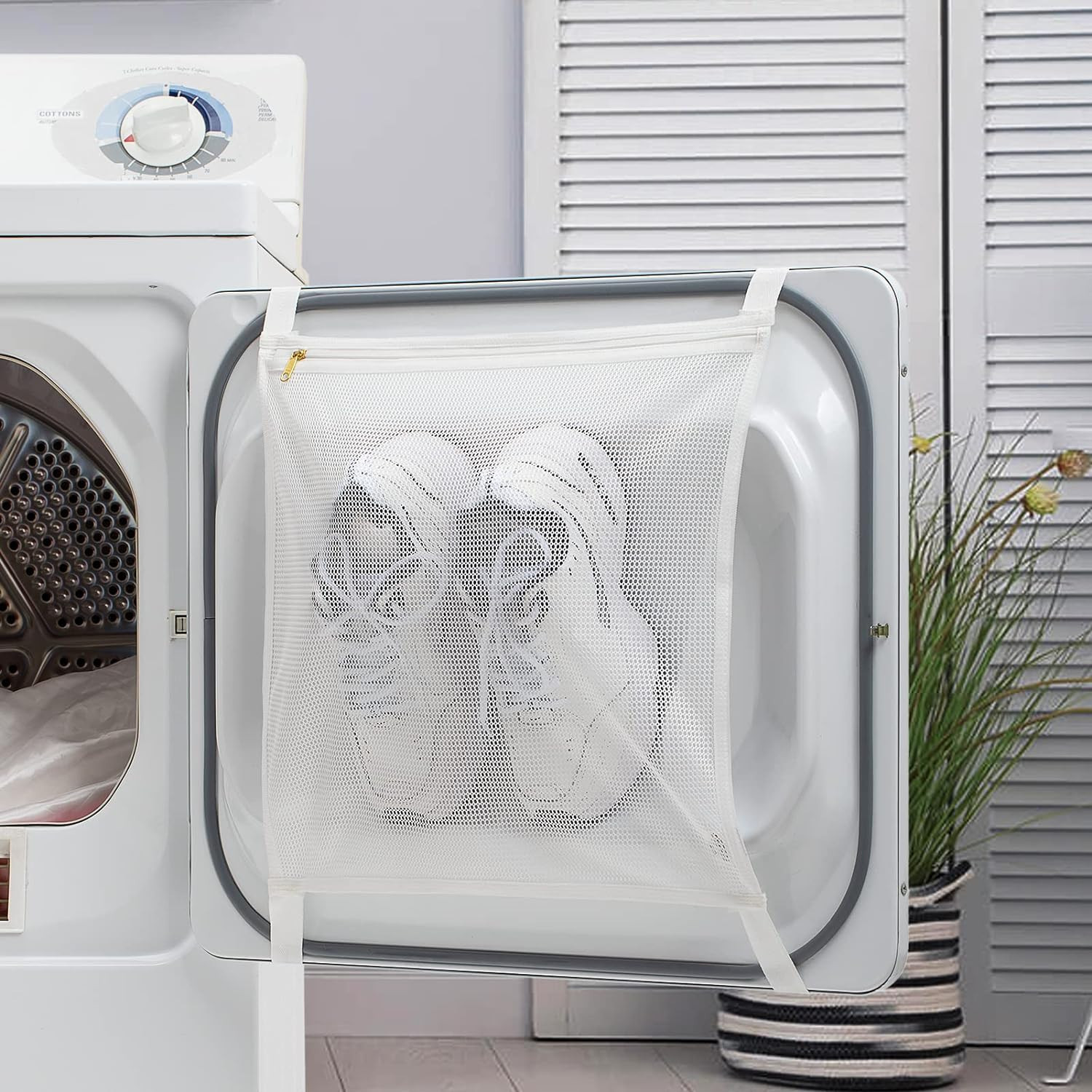 MIFNRO Sneaker Wash and Dry Bag for Dryer, Sneaker Drying Bag for Laundry, with Suction Cup Hooks... | Amazon (US)