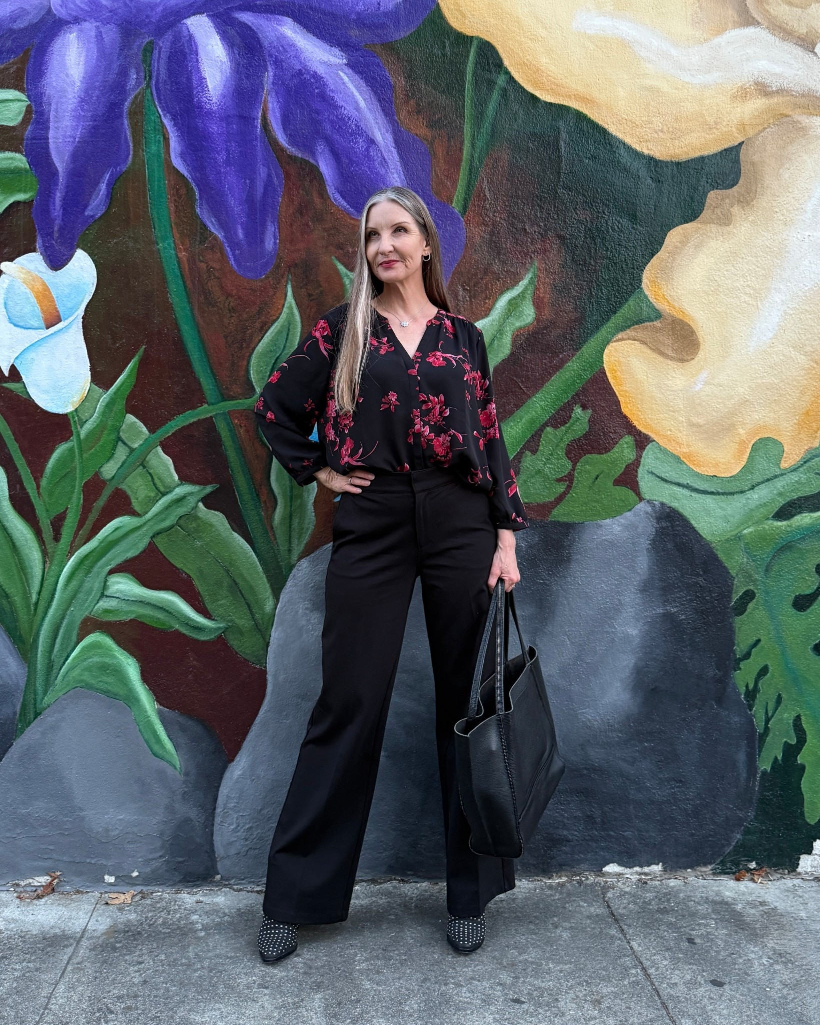 #teacherootd #workootd 

Flattering trousers and pretty floral blouse. Size down one size in pants.

#workstyle #teacherstyle


#LTKootd #LTKOver40 #LTKMidsize