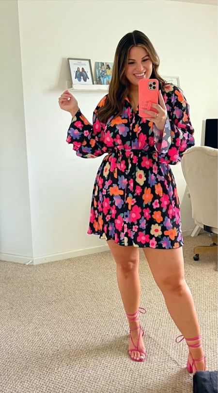10% off clickable coupon on this dress. This floral dress is the perfect spring find. Paired it with some pink straps heels.
Dress- size XL


#LTKSeasonal #LTKsalealert #LTKfindsunder50
