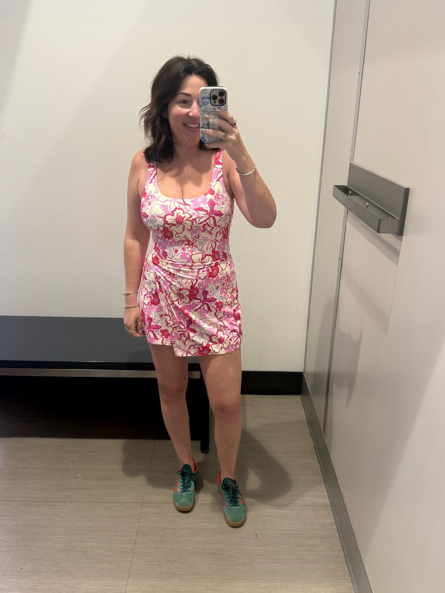 A quick and easy dress to throw on and look put together! A must have for the summer ☀️


Cute outfits for moms, easy outfits

#LTKActive #LTKmomlife #LTKgrwm