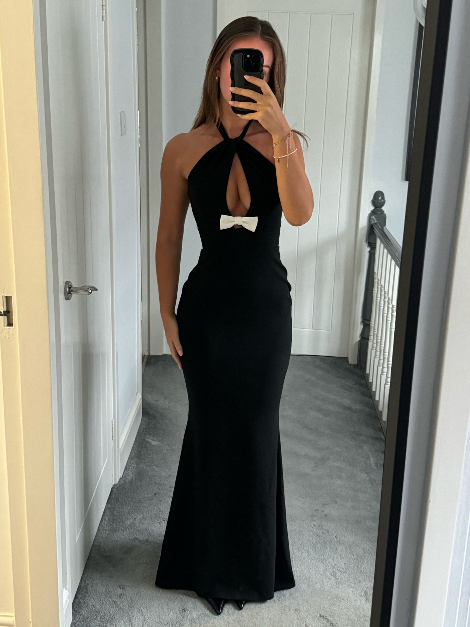Black dress with white bow 🖤 

#LTKuk #LTKpartywear #LTKgrwm