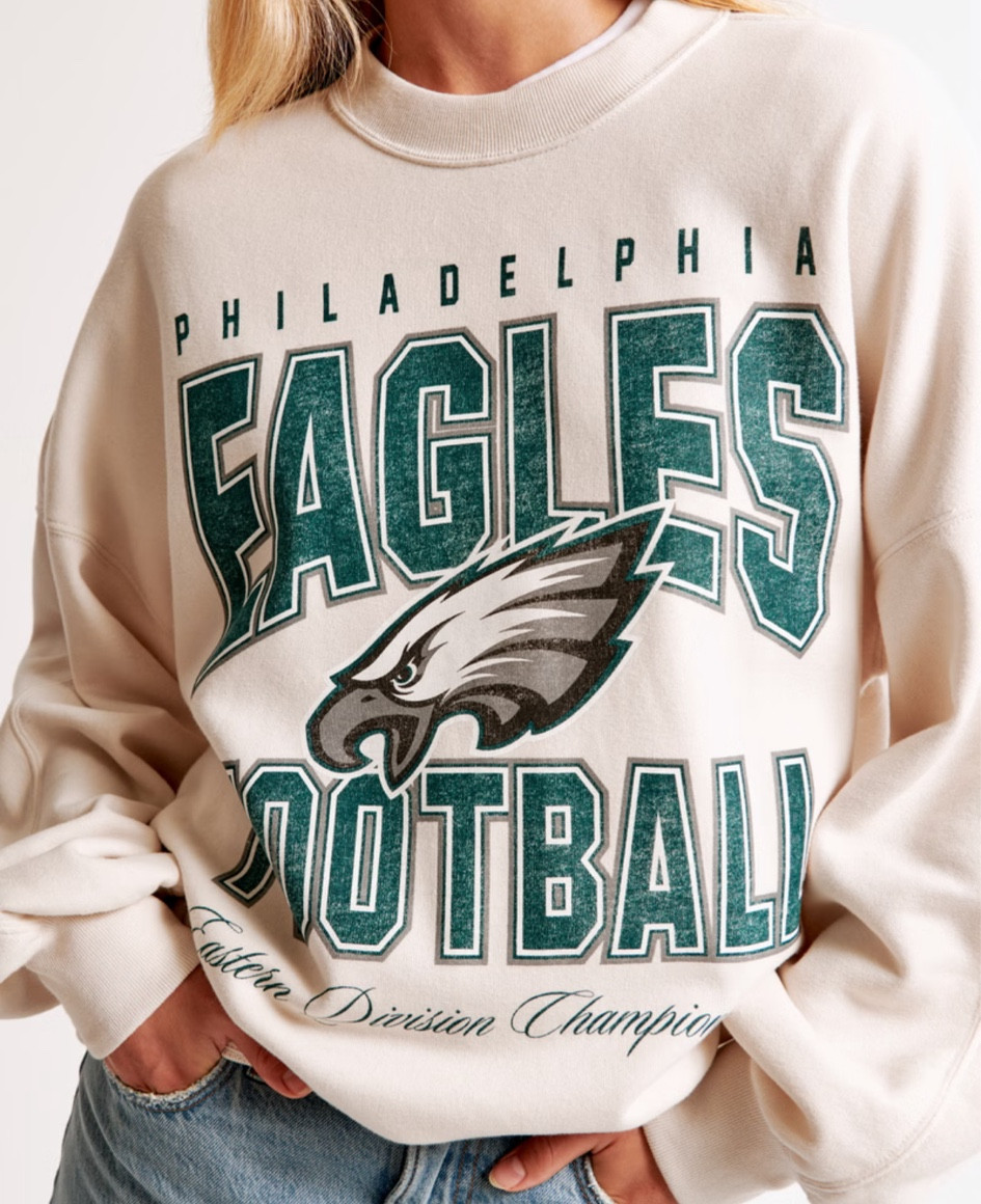 Eagles crewneck so cute and cozy for football season 🧸

#LTKTravel #LTKSeasonal #LTKBacktoSchool