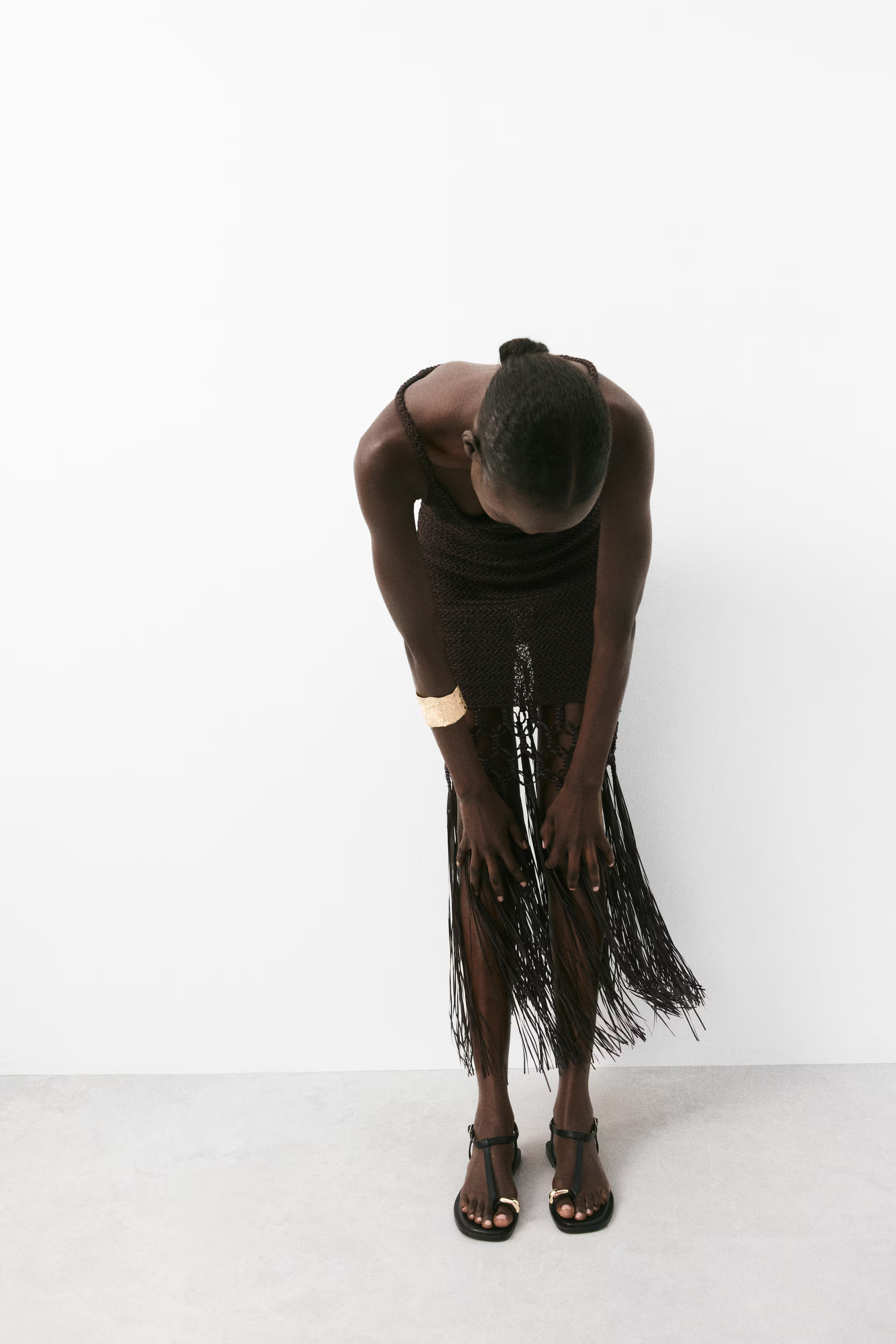 Fringed crochet-look dress | H&M (UK, MY, IN, SG, PH, TW, HK)