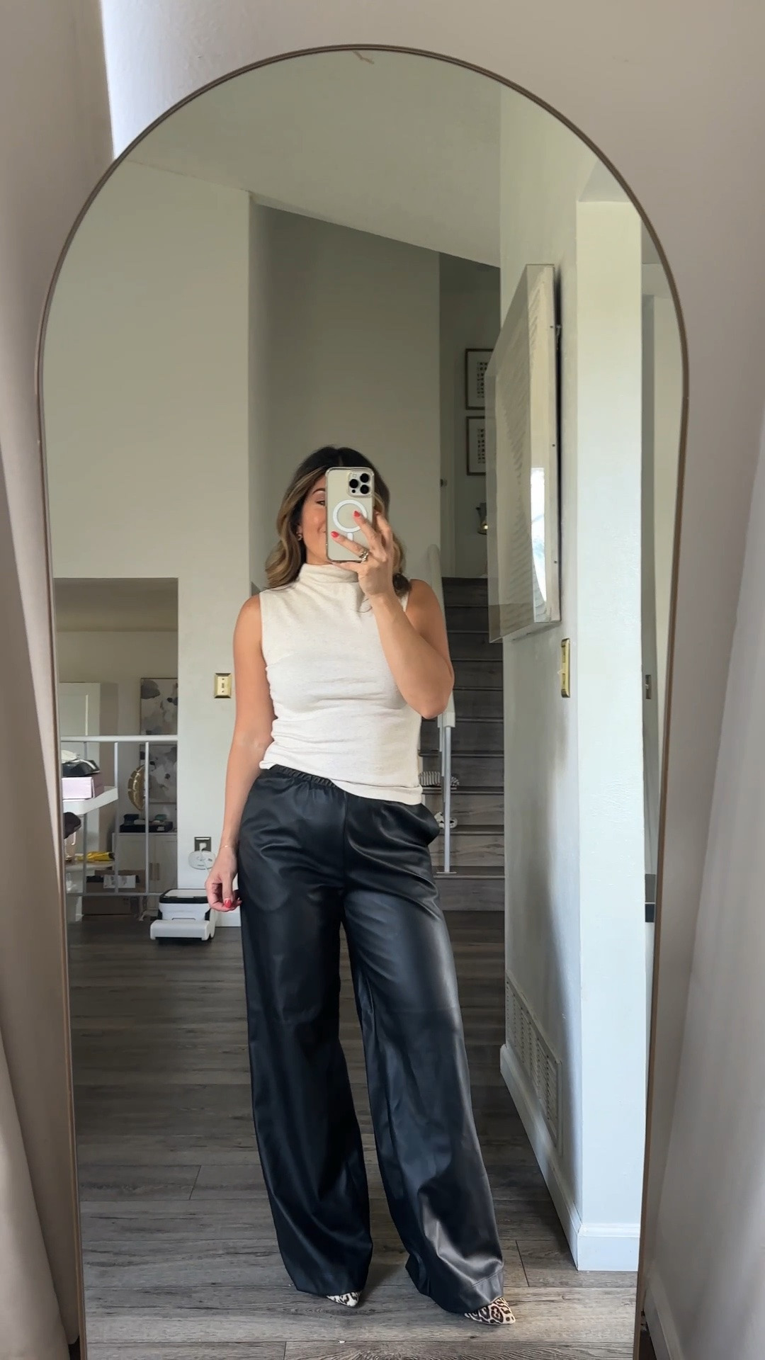 These pants are so good!!
Highly recommend!!!
Top size xs
Pants size xs

#LTKootd #LTKSeasonal #LTKPetite