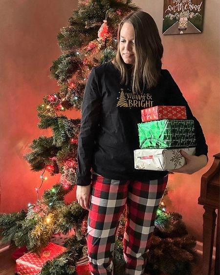 @lascanausa gifted me these adorable jammies from their winter holiday collection! #ad
They’re comfy, cozy, merry & bright. You can check this set out and more here! 

#LTKHoliday #LTKSeasonal