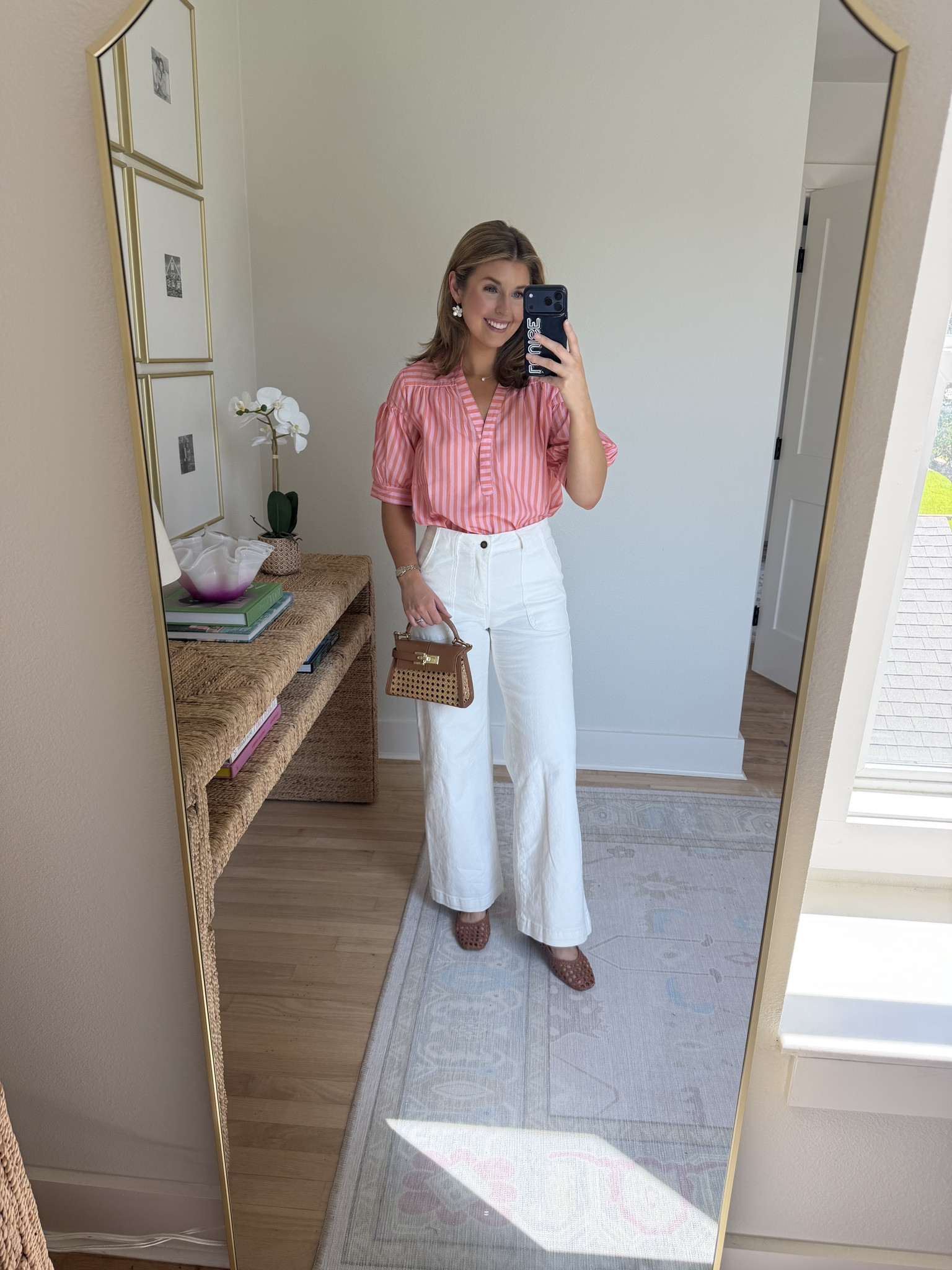 Summer outfit idea! Wearing a S in top and 4 in jeans 