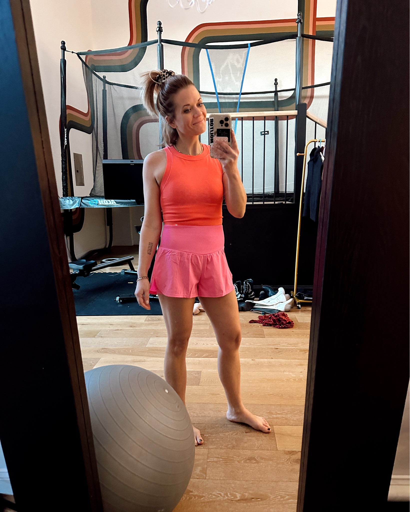 Yep, this is gonna want me to work out more. It’s all about the fit! Wearing size small. Love this color combo! 