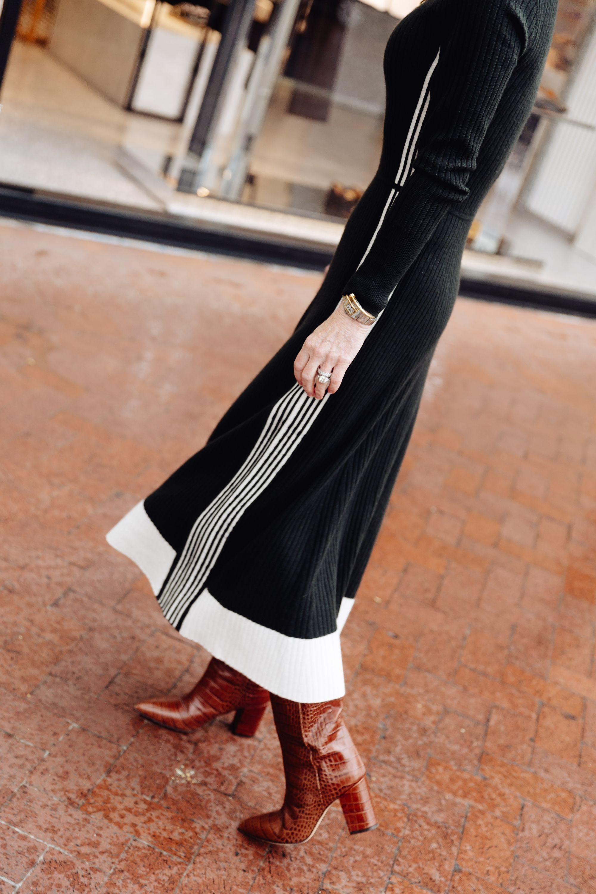 Sweater dress + statement handbag + croc boots = chic and effortless ✨ This is the kind of outfit that works for dinner, events, or even a polished work outfit. Every piece feels timeless but still current. This one keeps getting so much attention. Save it for later! 

 

#LTKSeasonal #LTKOver40 #LTKWorkwear