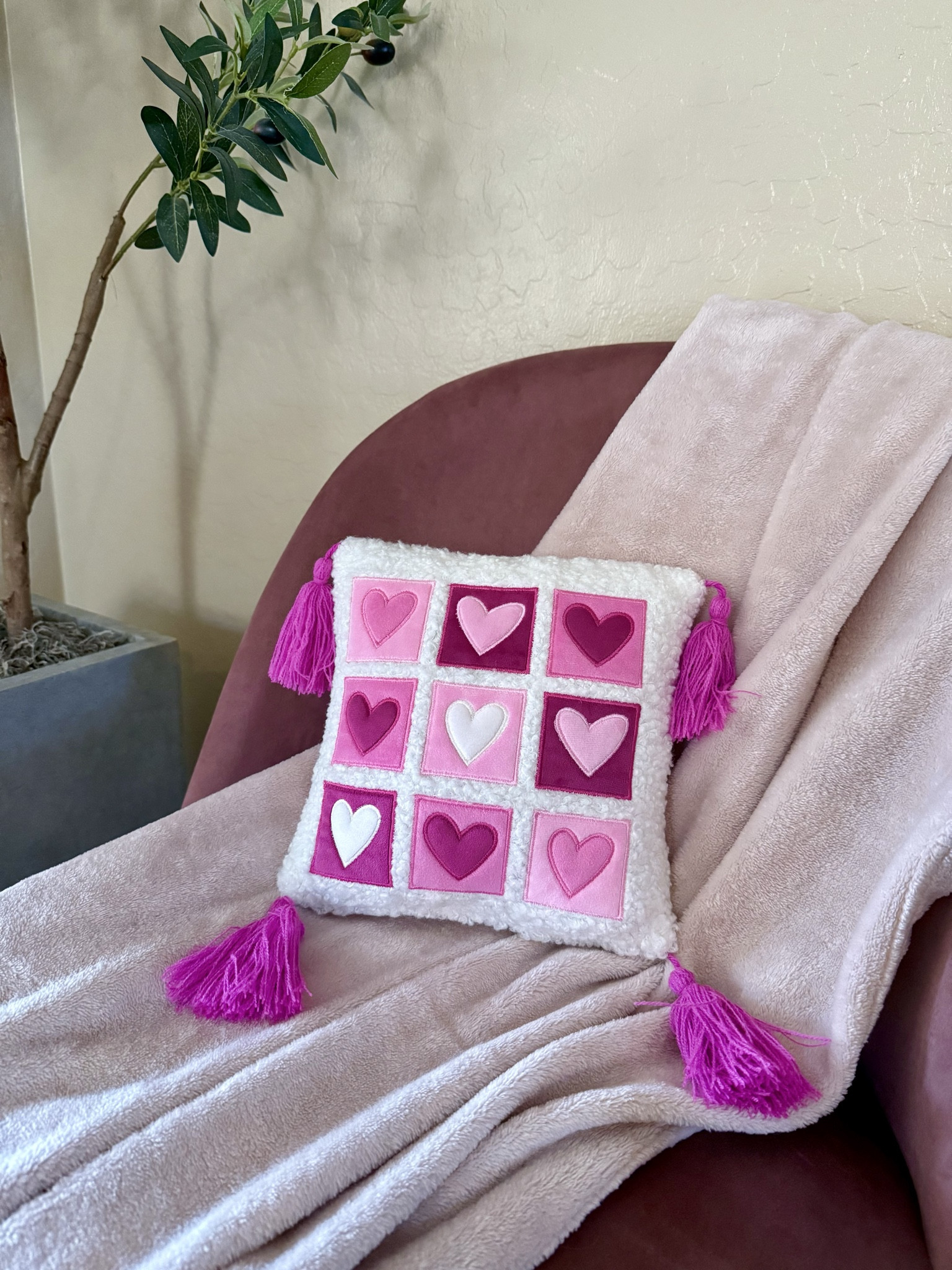 Adorable mini Valentine’s Day decorative pillow from Target. Just $6. Linking more Vday decor $10 and under. #LTKFindsUnder50 

#LTKHome #LTKSeasonal