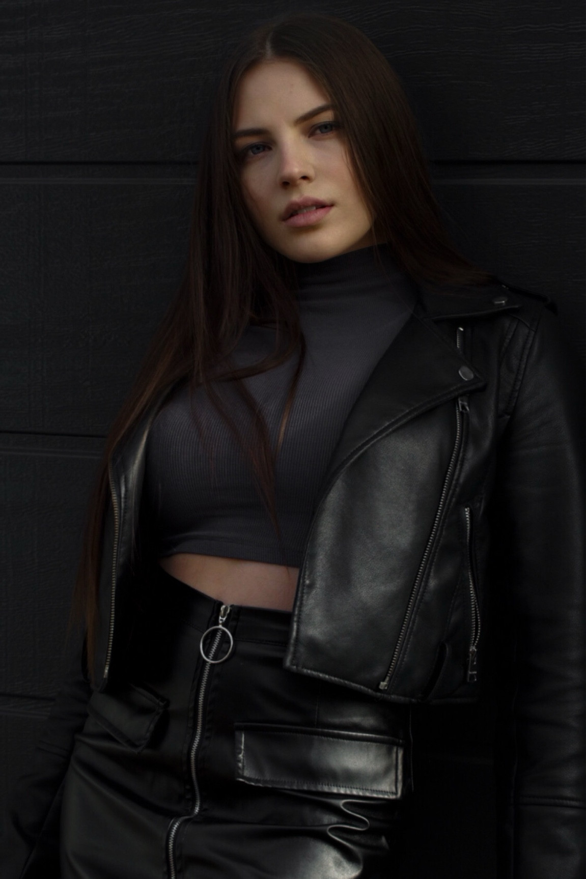 Minimal Dark Leather Look 🤍✨ follow me on IG for more outfit inspirations: @followmylifeasmichelle #ootd #minimaloutfit #outfitideas #leatherskirt #lederrock #lederjacke #leatherjacket #bloggerstyle #michellecharburn #shein #pullandbear #haileybieber #kyliejenner #leatheroutfit #goingoutoutfit

#LTKstyletip #LTKfit #LTKeurope