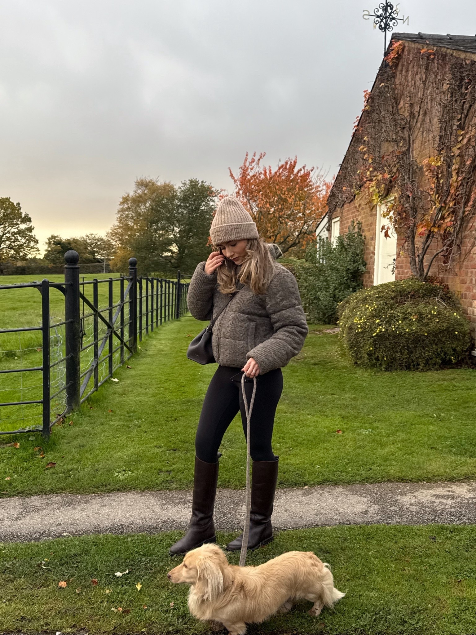 A cosy weekend dog walk outfit 🤎