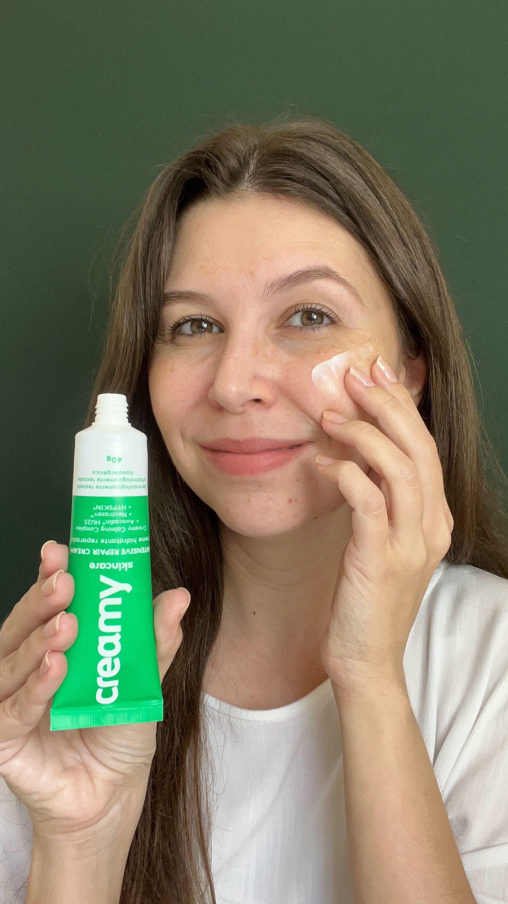 Se você tem a pele sensível, essa dica de hidratante facial é para você!

O Intensive Repair Cream da Creamy é um hidratante calmante ideal para peles intolerantes e sensíveis. Ele atua reforçando a barreira cutânea e proporciona uma longa hidratação, além de promover uma melhora gradual e prolongada da sensibilidade da pele.

E aí? Bora testar? ✨


#LTKbeleza #LTKbrasil