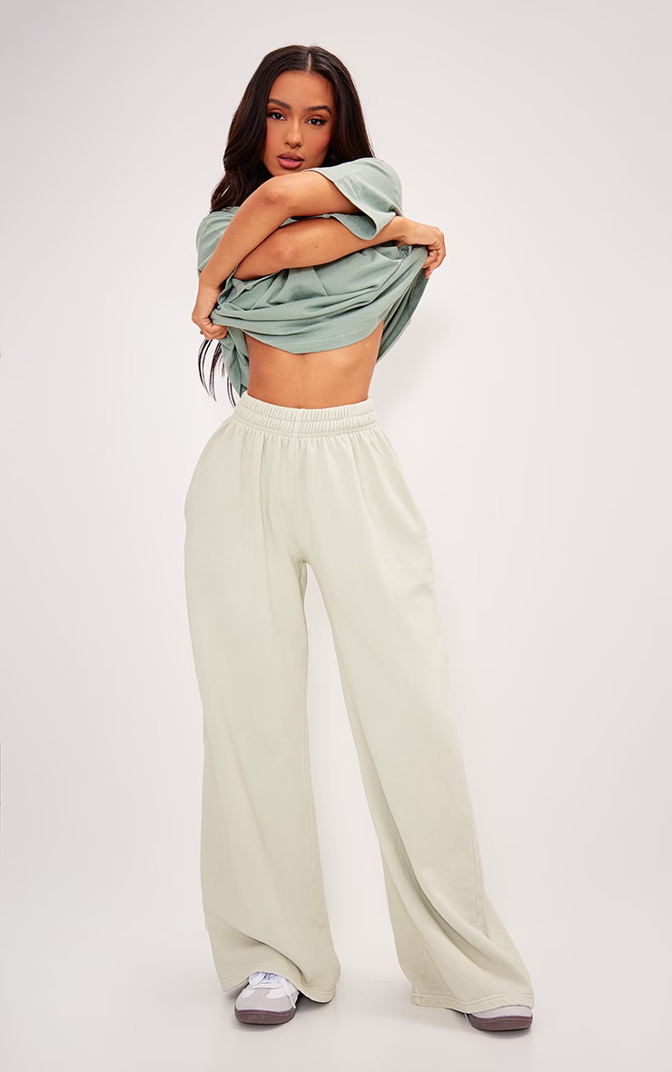 Petite Sea Green Oversized Wide Leg Washed Sweatpants | PrettyLittleThing US