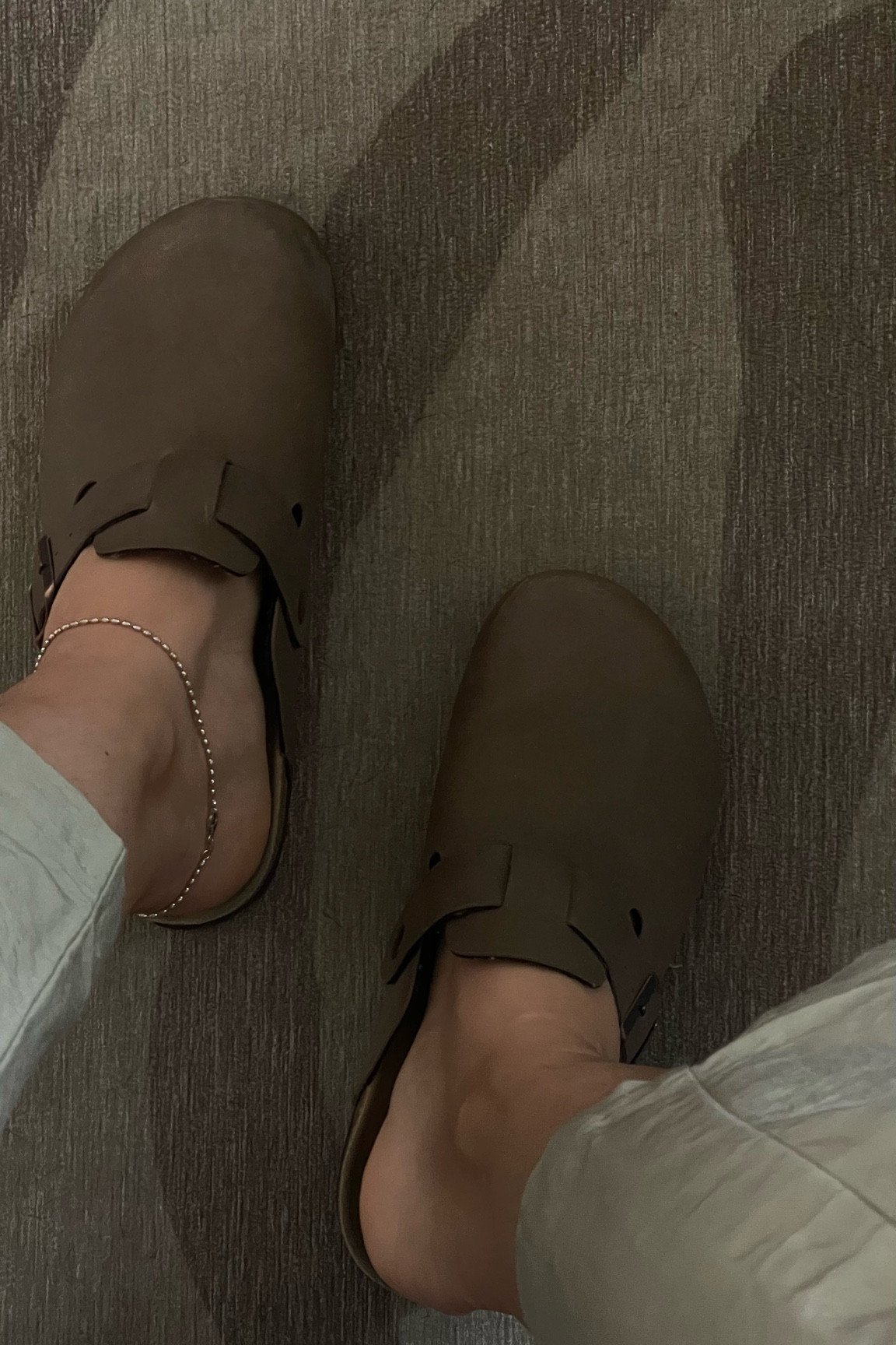 Birkenstock boston mules, similar style Birkenstock Boston miles, Cushionaire Women's Hana Cork Footbed Clog, Birkenstock style clogs 