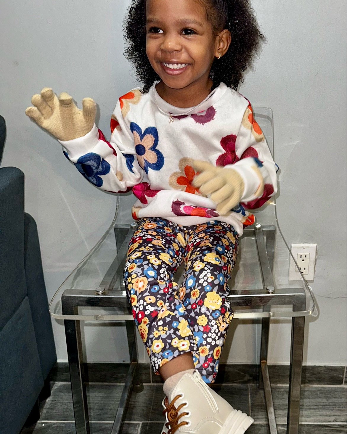 Cozy season just got cuter! 🤎🌼 This adorable 2-piece floral set combines comfort and style with a textured sweatshirt and matching leggings perfect for everyday adventures, family outings, and seasonal photos. Soft, sweet, and easy to wear—everything a little fashionista needs this autumn and winter. ✨🍂

#LTKKids #LTKFamily #LTKStyle #LTKFall #LTKWinter #BabyGirlStyle #ToddlerFashion #KidsFashion #MatchingFamilyStyle #CozySeason #FloralFashion #LittleFashionista #MomFinds #CuteKidsClothes #EverydayStyle #FallOutfit #WinterWardrobe #KidsOOTD #FashionFinds #LTKFinds
