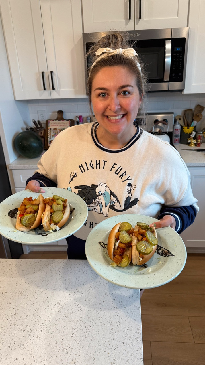 Who doesn’t love a good Shrimp Po’Boy?! Well if you do…here is an easy at home version for you! 

#thearthurs #sunshinekitchen #cookingwithsunshine #poboy #poboys #weeklydinner #weeknightdinner