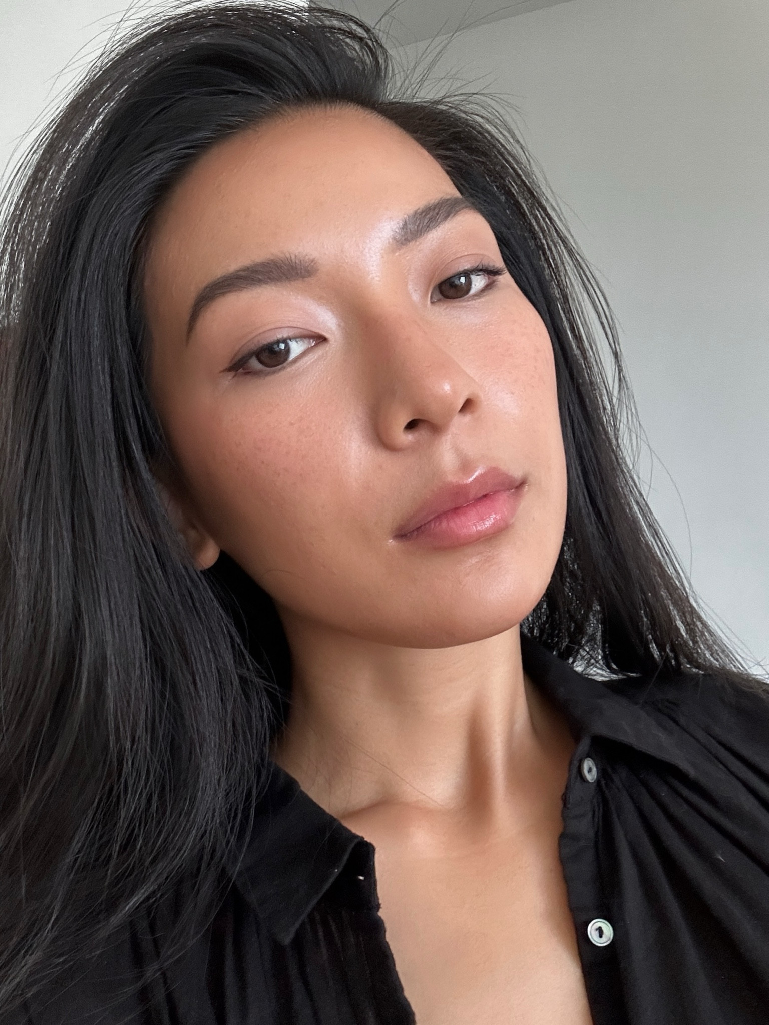 Natural, summer makeup look 

Tower 28 concealer in LBC
Westman Atelier contour stick in truffle
Summer Fridays blush balm in pink skies
Kimiko eyebrow pencil in black tea
Well people eyebrow gel in black
Tower 28 mascara
Chantecaille liquid eyeliner in brown
Cle De Peau lip glorifier 

#LTKFind #LTKunder50 #LTKbeauty