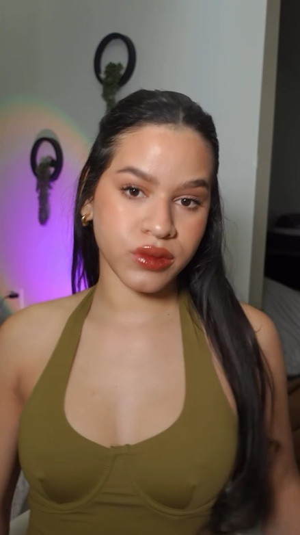 GRWM testing new products🧚🤍

@purito_official Oat-in Calming Gel Cream
@charlottetilbury unreal skin foundation 
@saiebeauty dep bronze & liquid blush 
@hauslabs triclone skin tech hydrating concealer 
@lorealparis mascara 
@benefitcosmetics 24 h brow gel & Benetint black cherry 
@diorbeauty backstage glow maximizer face palette
@tower28beauty shineOne lip jelly gloss 
@hudabeauty easy bake cherry blossom 
@danessamyricksbeauty freedom palette 

#grwm #makeuptutorial #newmakeup #latinacontentcreator