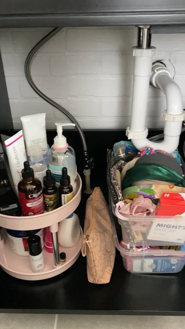 
Mini vacuum, makeup organizer, lazy Susan, hair tools organizer, bathroom organizers, clear bins, stackable bins 
Amazon, Walmart

#LTKhome #LTKunder50 #LTKFind