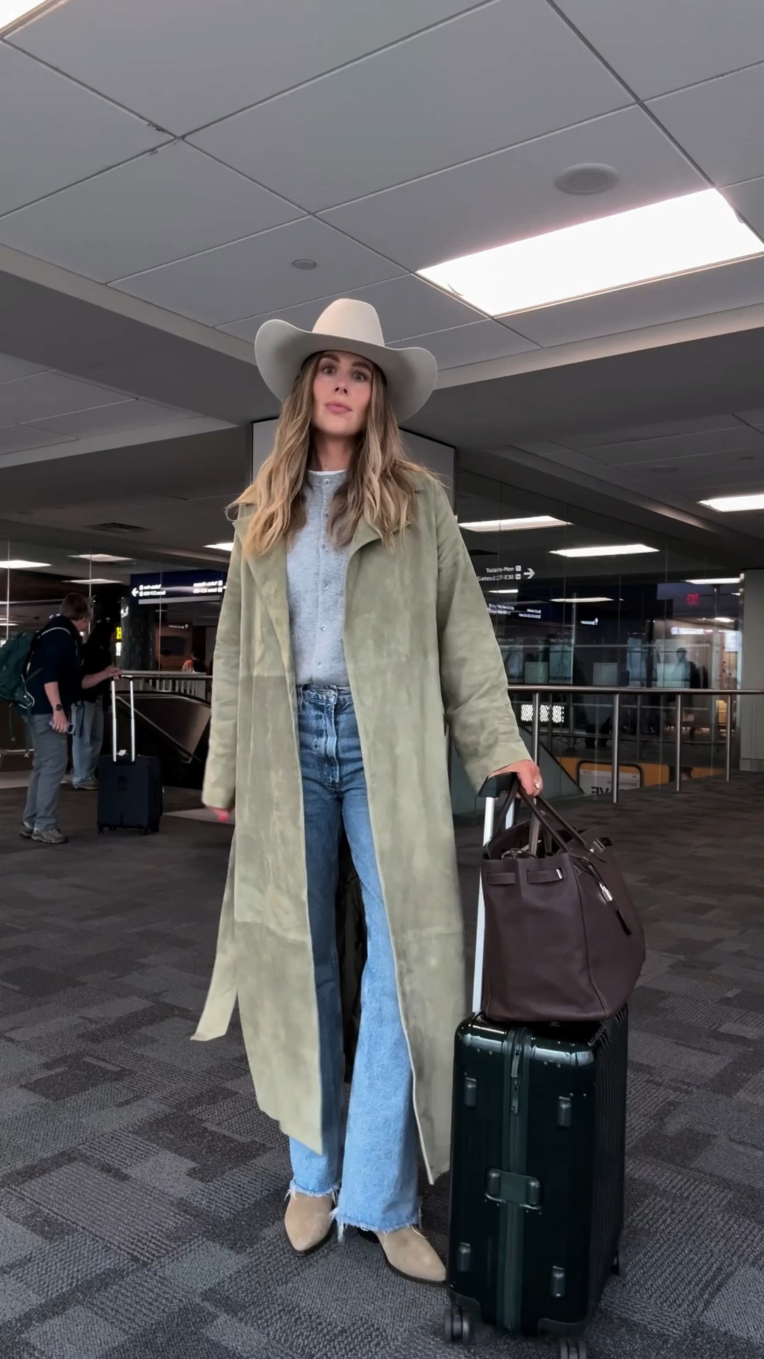 Fashion Jackson, travel outfit, suede trench on sale

#LTKOver40 #LTKSaleAlert #LTKTravel