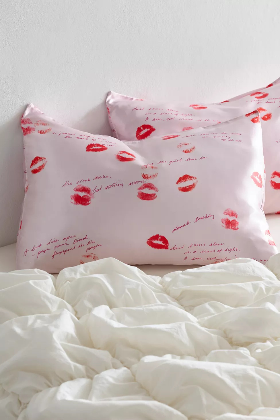 Love Note Satin Sham Set | Urban Outfitters (US and RoW)