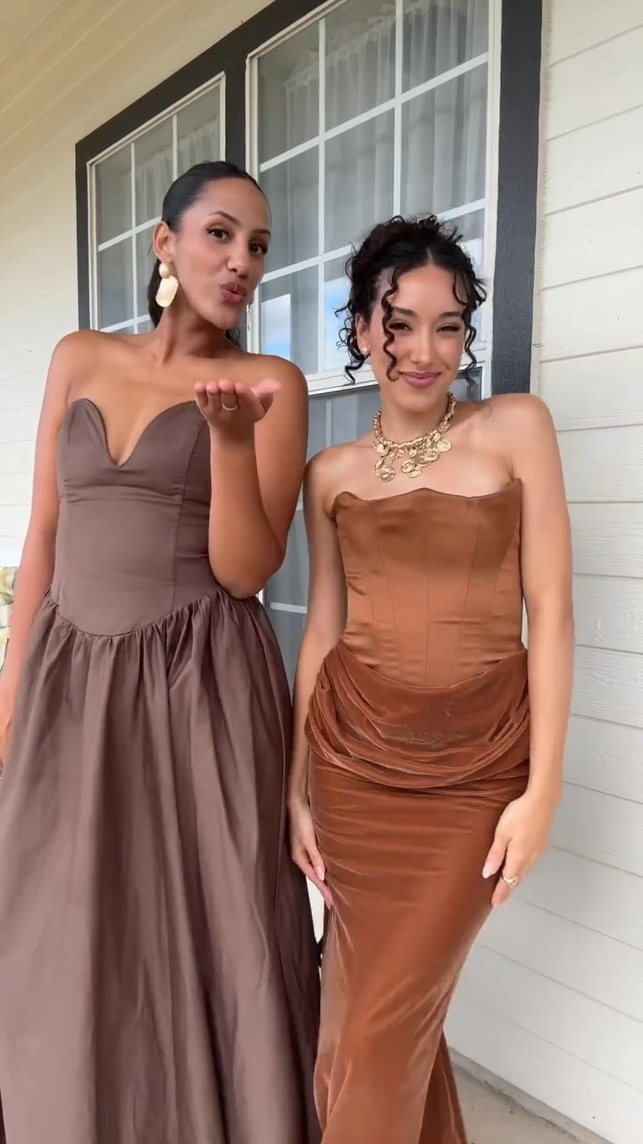 We love a western chic wedding 🤠

#holymolix #bridesmaids #westernchic formal dress, bridesmaid dress, western elegance