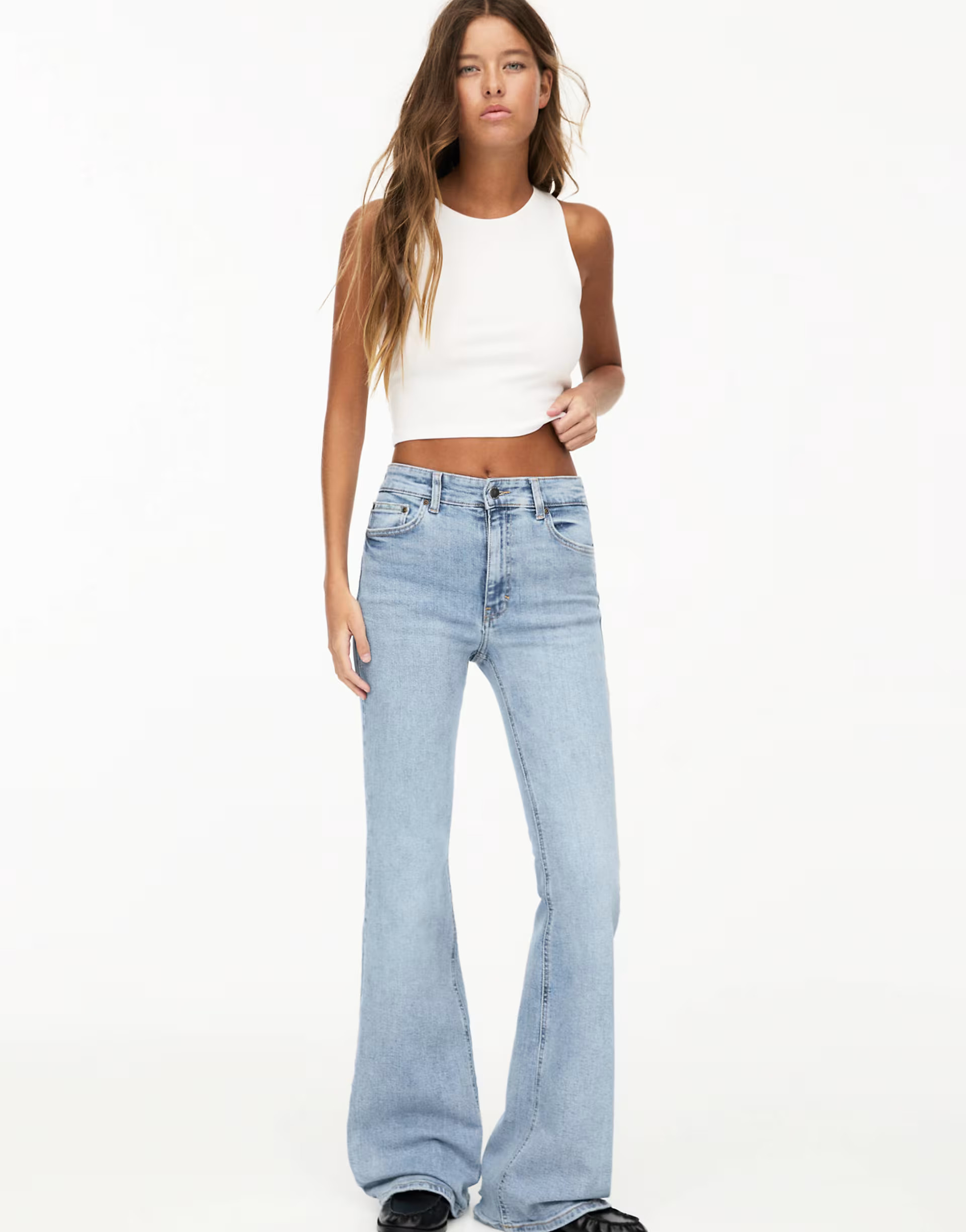 Pull&Bear low rise flare jean in blue | ASOS | ASOS (Global)