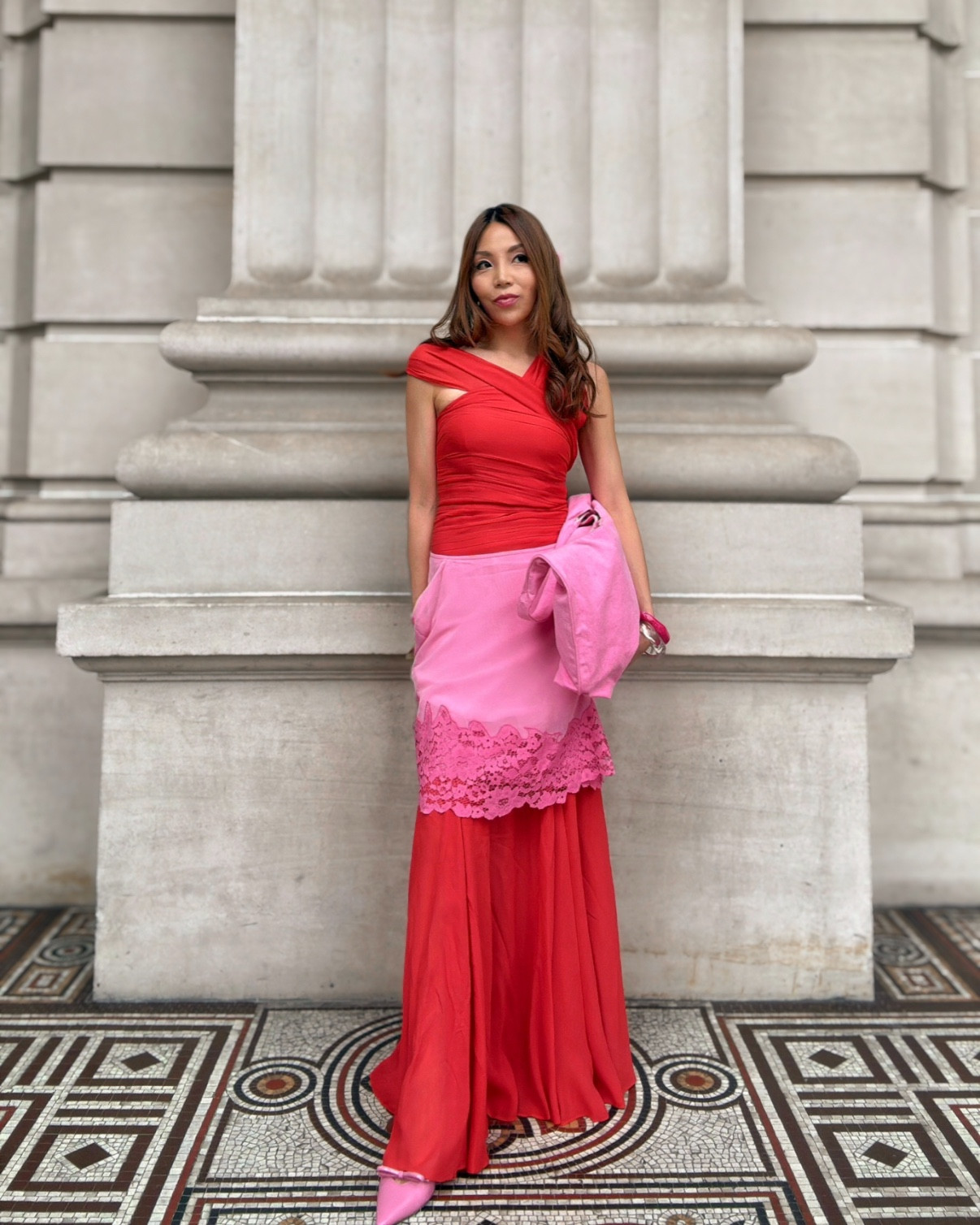 I heard that its a pink and red Christmas 🩷❤️

… especially when it comes with this particular pink colourway. I’m totally obsessed with the flamingo pink #FC8EAC and it’s turning heads for this season. Pair it with a colour block of any shade of red and you’ve hit rock bottom this festive/party season.


#lookoftheday #ootd #pinkredcolourblock #fashionchic #streetstylechic #howtowear #yourfavouritefashionstylist 



#LTKaustralia #LTKdatenight #LTKpartywear