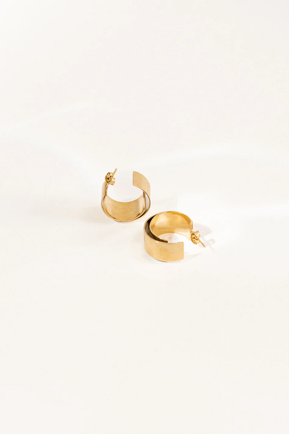 Evie Open Hoop Earrings - böhme | Böhme US