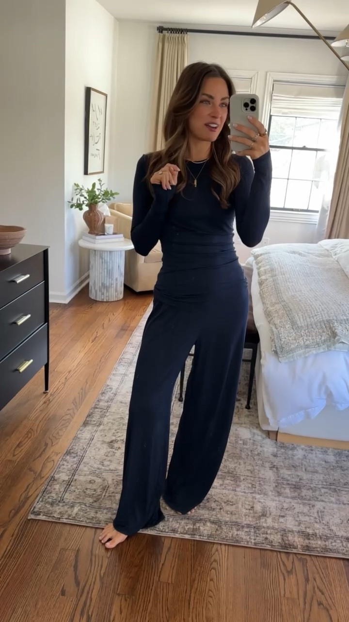 This was such a GOOD find on amazon and a look for less for Negative sleepwear.
Top - small
Bottoms - medium

Pajamas, loungewear, pjs, ootn

#LTKootd