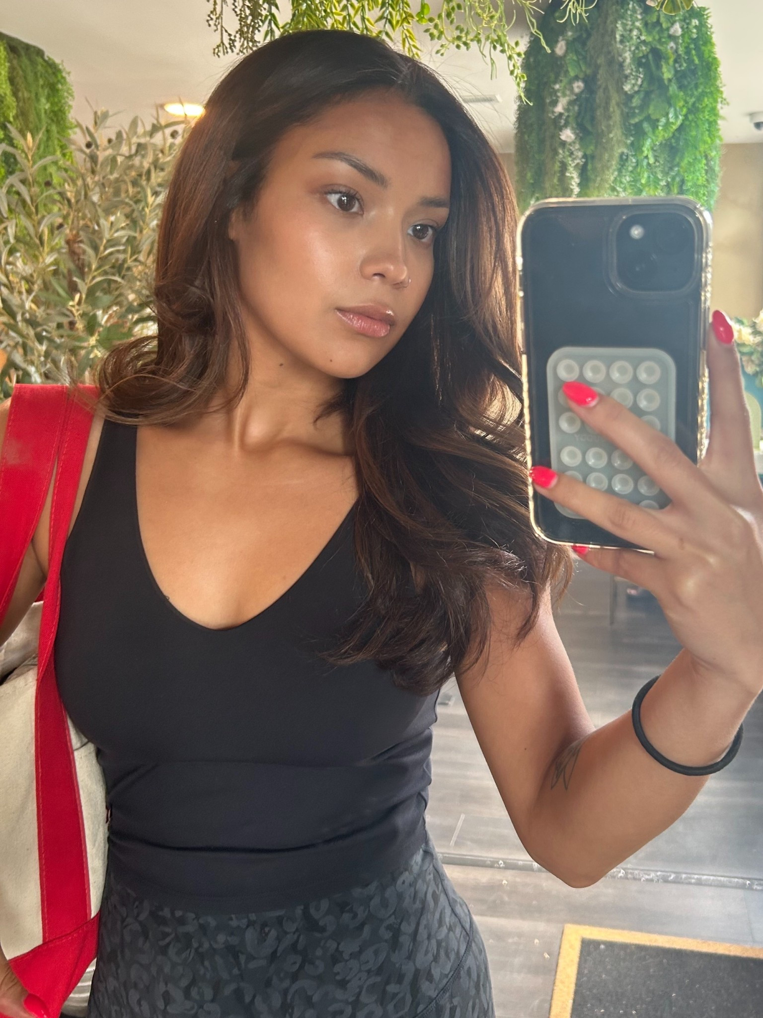 Love me a DELICIOUS fresh hair color & salon day 🫶 #ootd #salonoutfit #hairday

#LTKStyleTip #LTKBeauty #LTKFindsUnder100