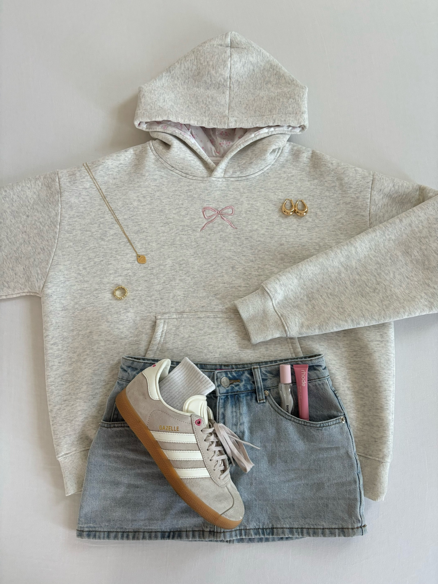 The hoodie is from @Prisana Bay on TikTok 