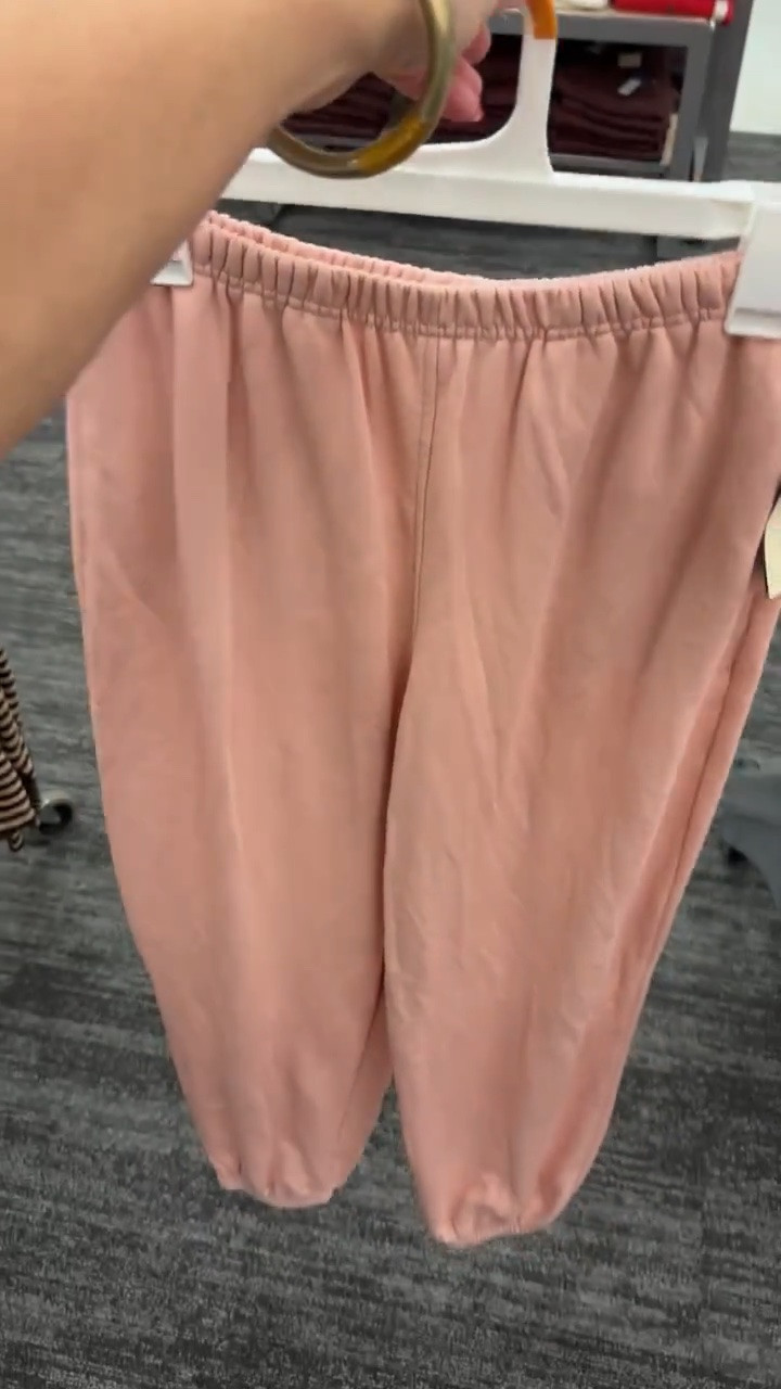 The coziest pants for lounging around the house!😍🙌🏻

@Target